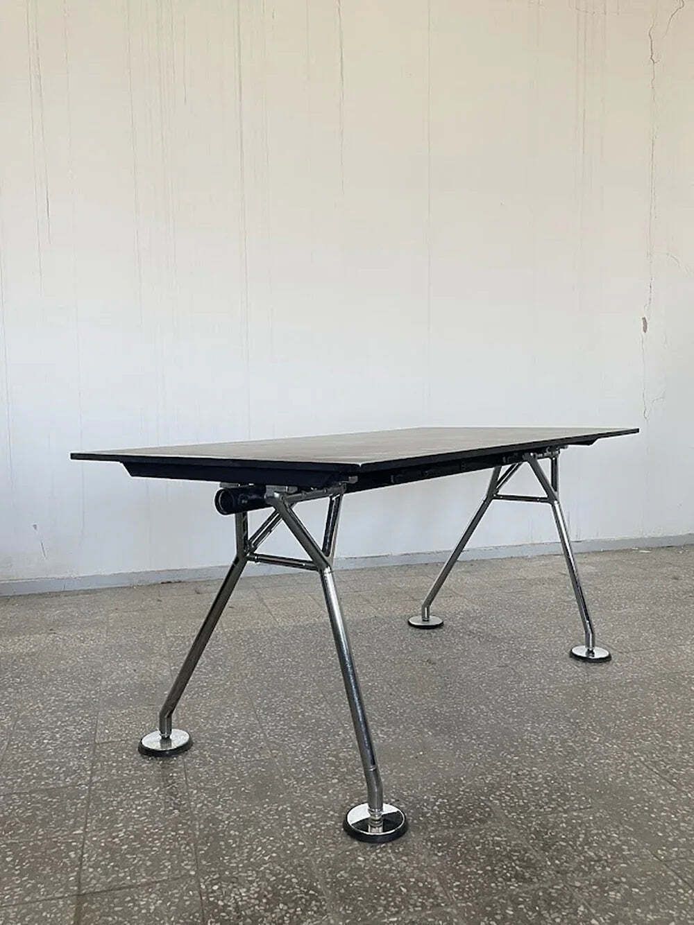 Nomos Table van Sir Norman Foster voor Tecno, jaren 1980 photo for sale