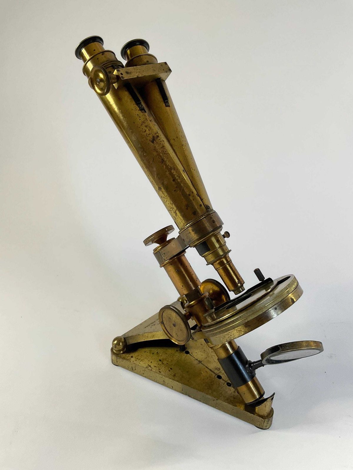 Antiek Victoriaans messing binoculaire microscoop van R J Beck, London & Philadelphia, ca. 1876. photo 925.0