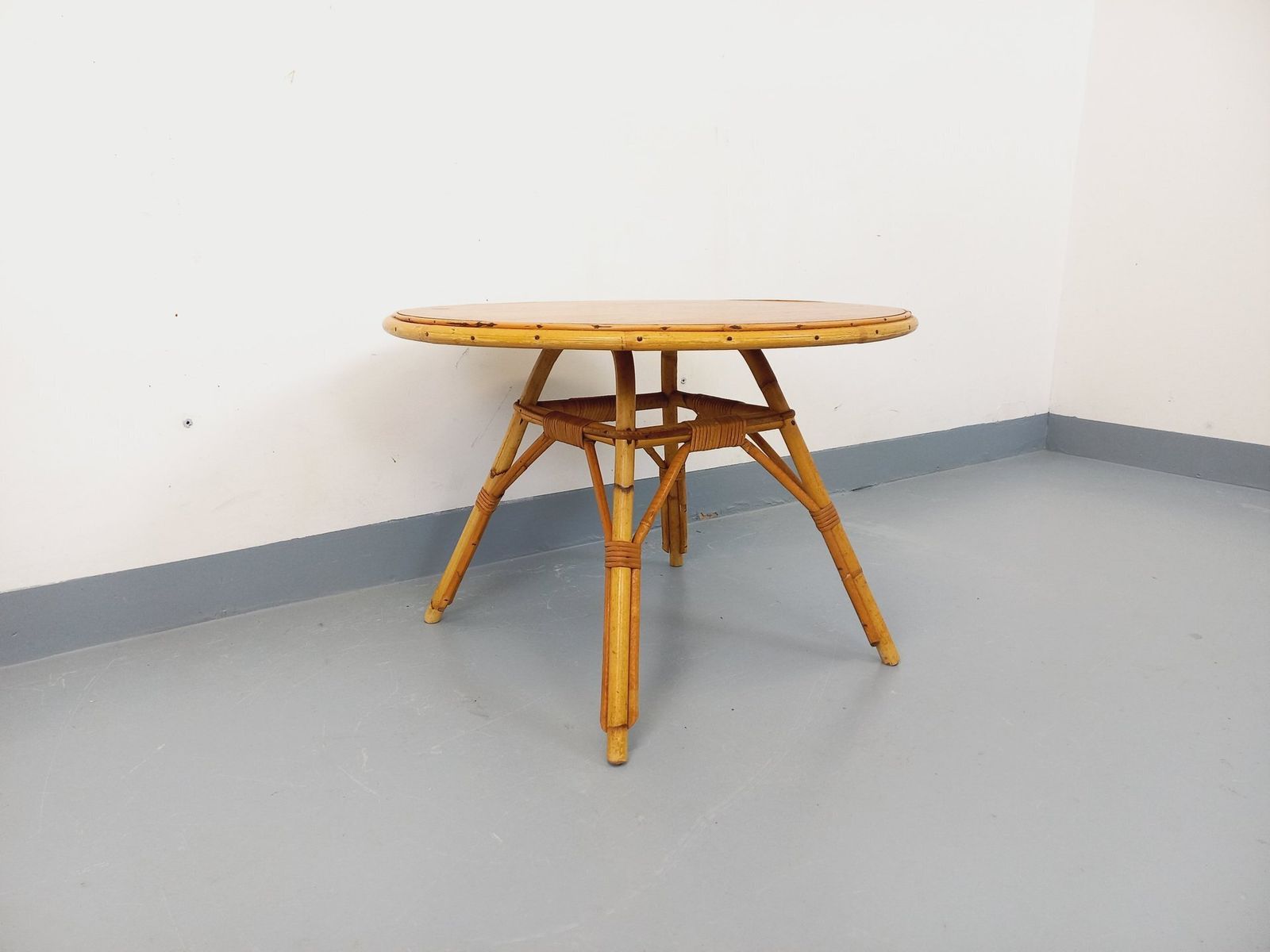 Ronde salontafel in hout en rattan photo 343.0