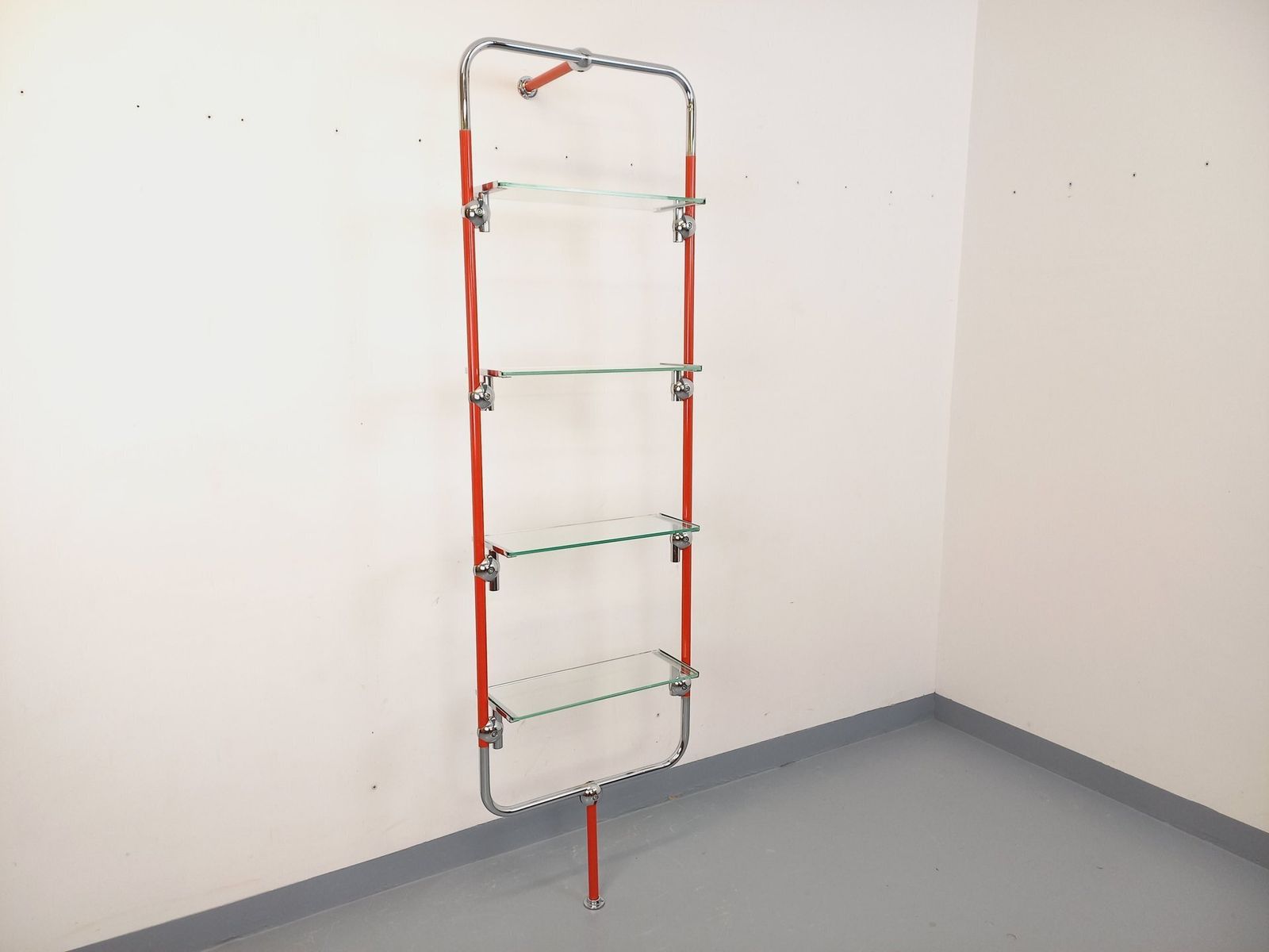 Bauhaus Boekenkast In Rood Metaal, Chroom En Glas