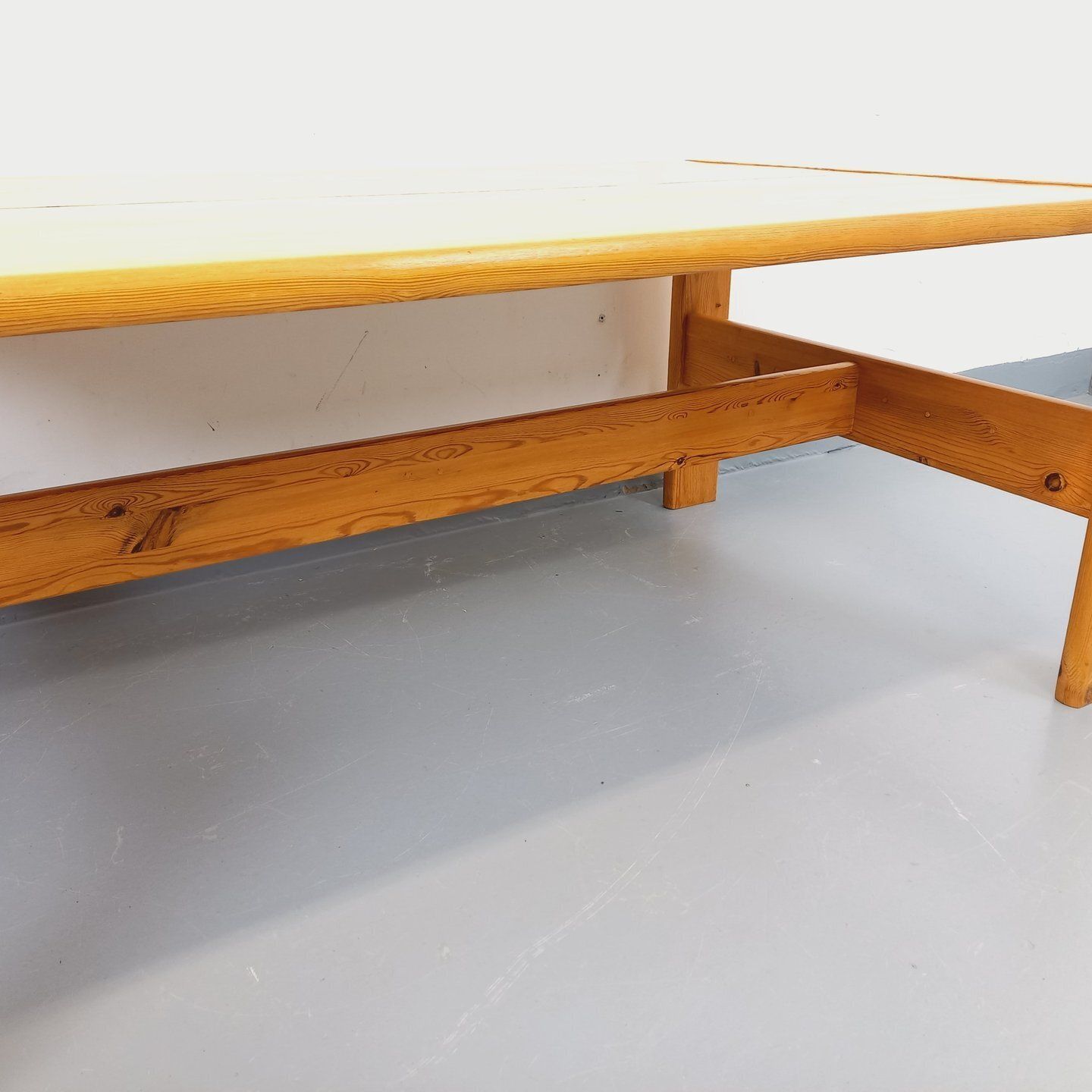 photo for sale Grote rechthoekige salontafel van massief grenenhout