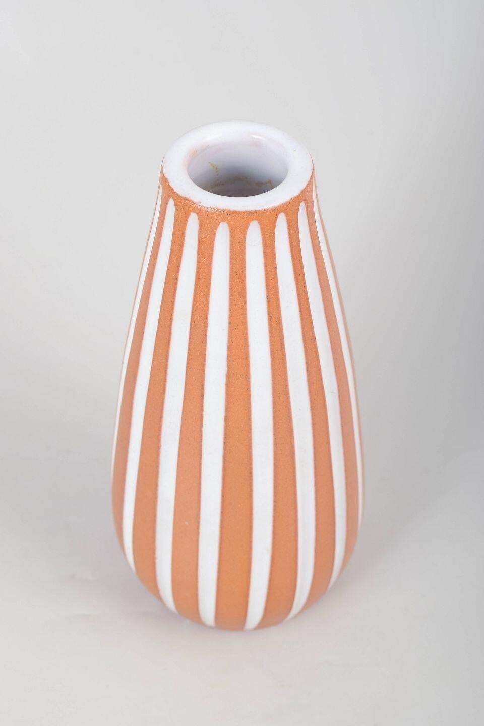 Ingrid Atterberg, Upsala Ekeby. Vaas in geglazuurd aardewerk met verticale strepen photo furniture