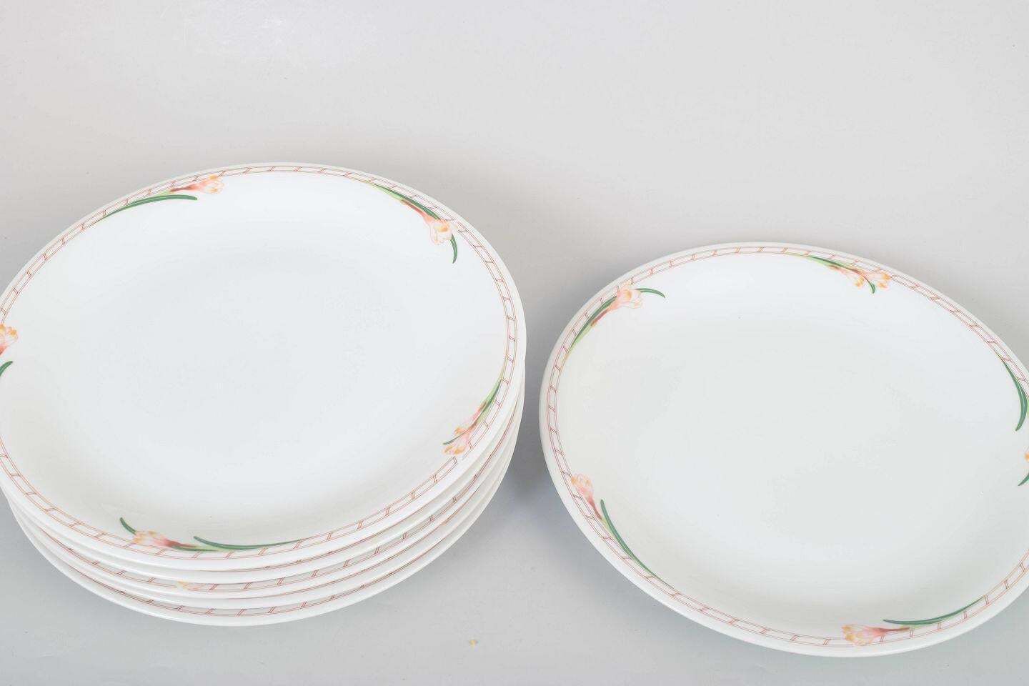 Rörstrand, Suède. Service de six assiettes plates en porcelaine, motif Fleur. photo furniture
