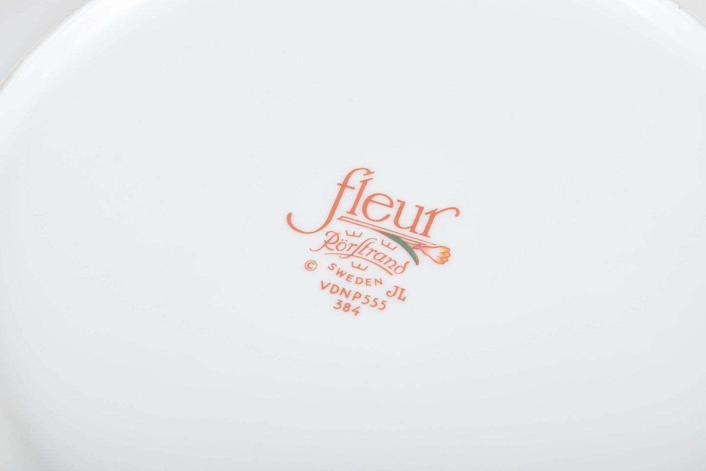 Rörstrand, Suède. Service de six assiettes plates en porcelaine, motif Fleur. photo Décoration