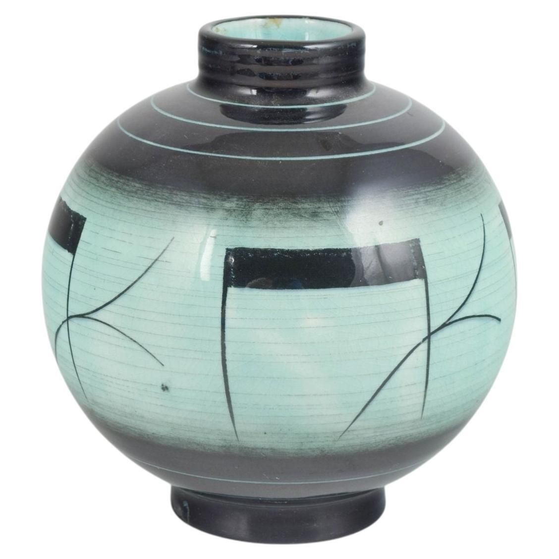 Ilse Claesson voor Rörstrand. Art Deco keramische vaas met geometrisch patroon, jaren 1930