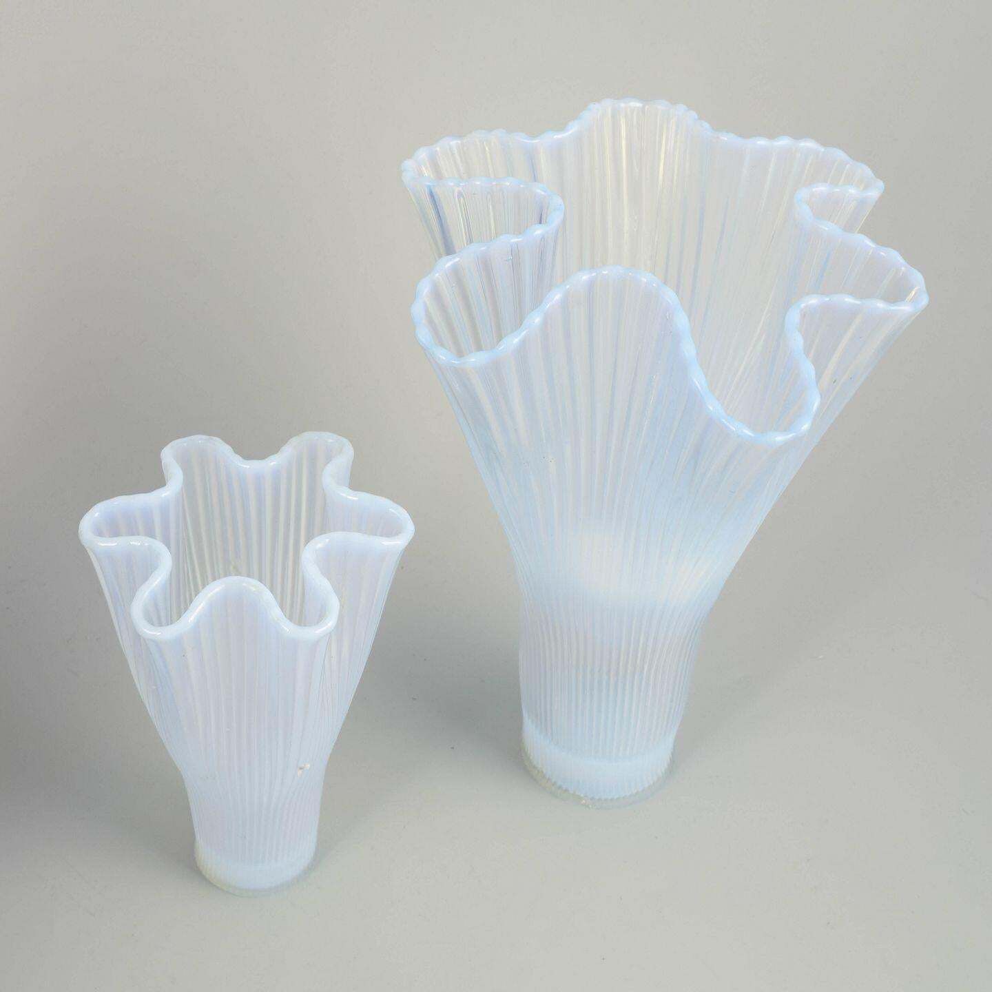 Arthur Percy pour Gullaskruf, Suède. Deux vases en verre artistique « Reffla », années 1970. photo furniture
