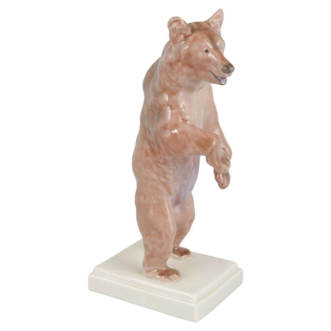 Figurine en porcelaine d'un ours brun debout, Erich Hösel pour Meissen.