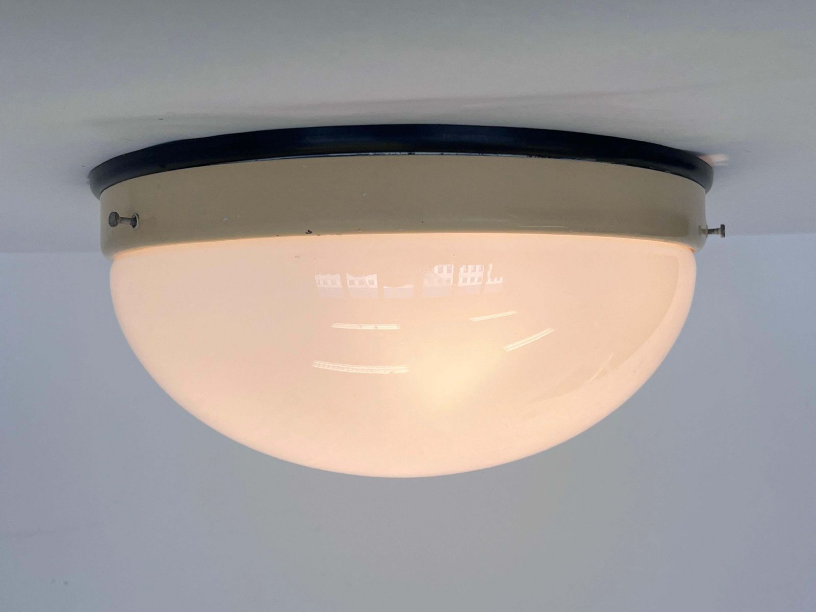 Bakeliet Bauhaus Plafondlamp of Inbouwlamp, Wandlampen   jaren 1940 photo furniture