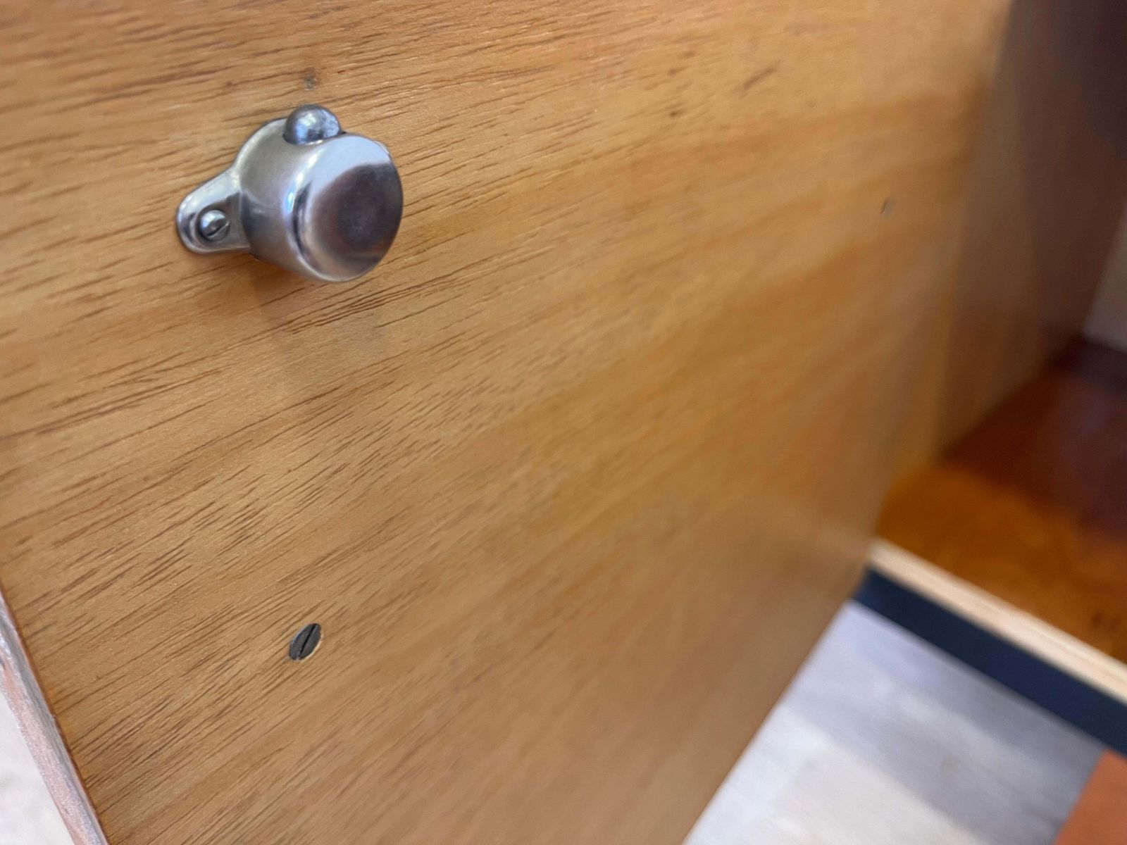 photo for sale Houten dressoir met eenvoudig ontwerp, jaren 1940 – Up Závody, Tsjecho-Slowakije