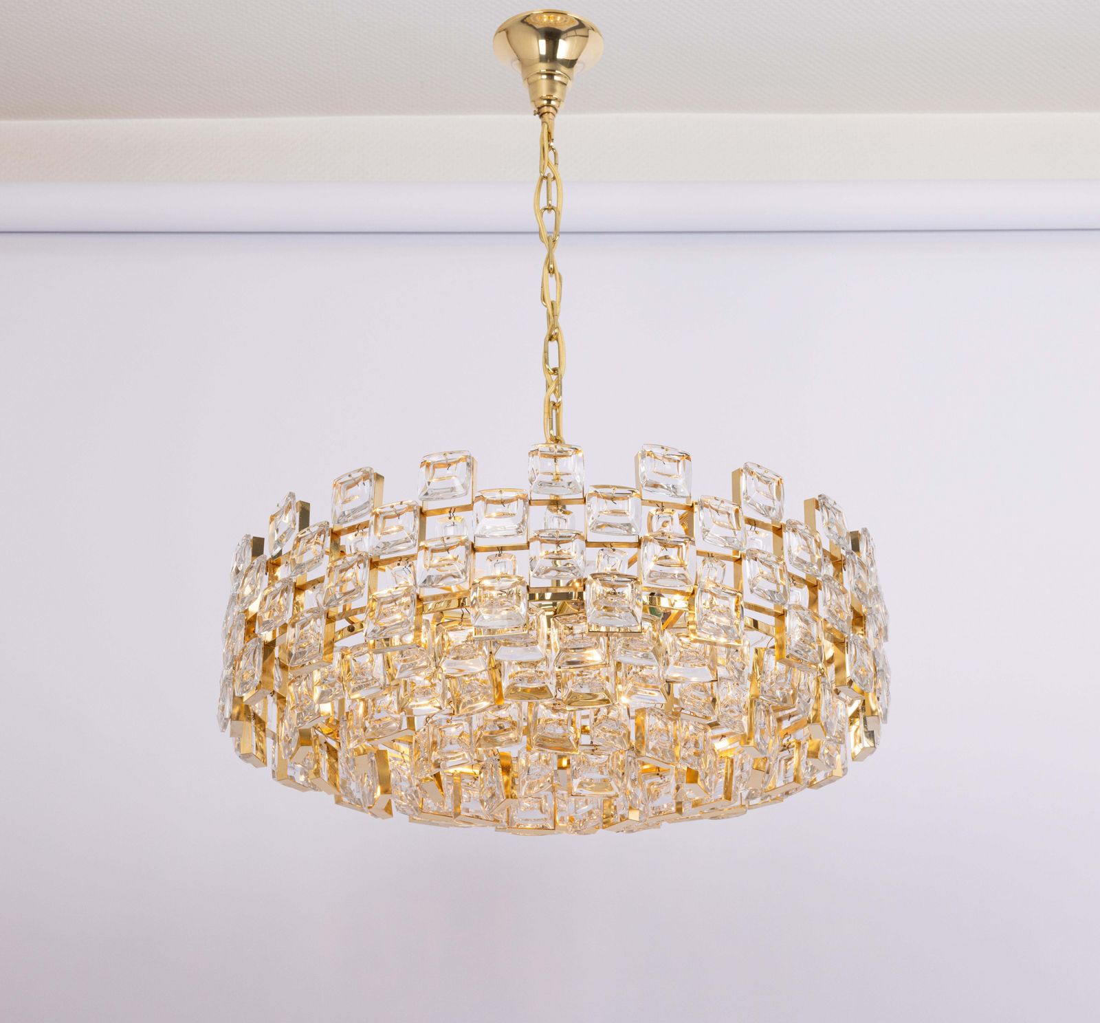 Verlichting Grote vergulde messing kristallen kroonluchter van Palwa, Sciolari Design, Duitsland, jaren 1970 photo