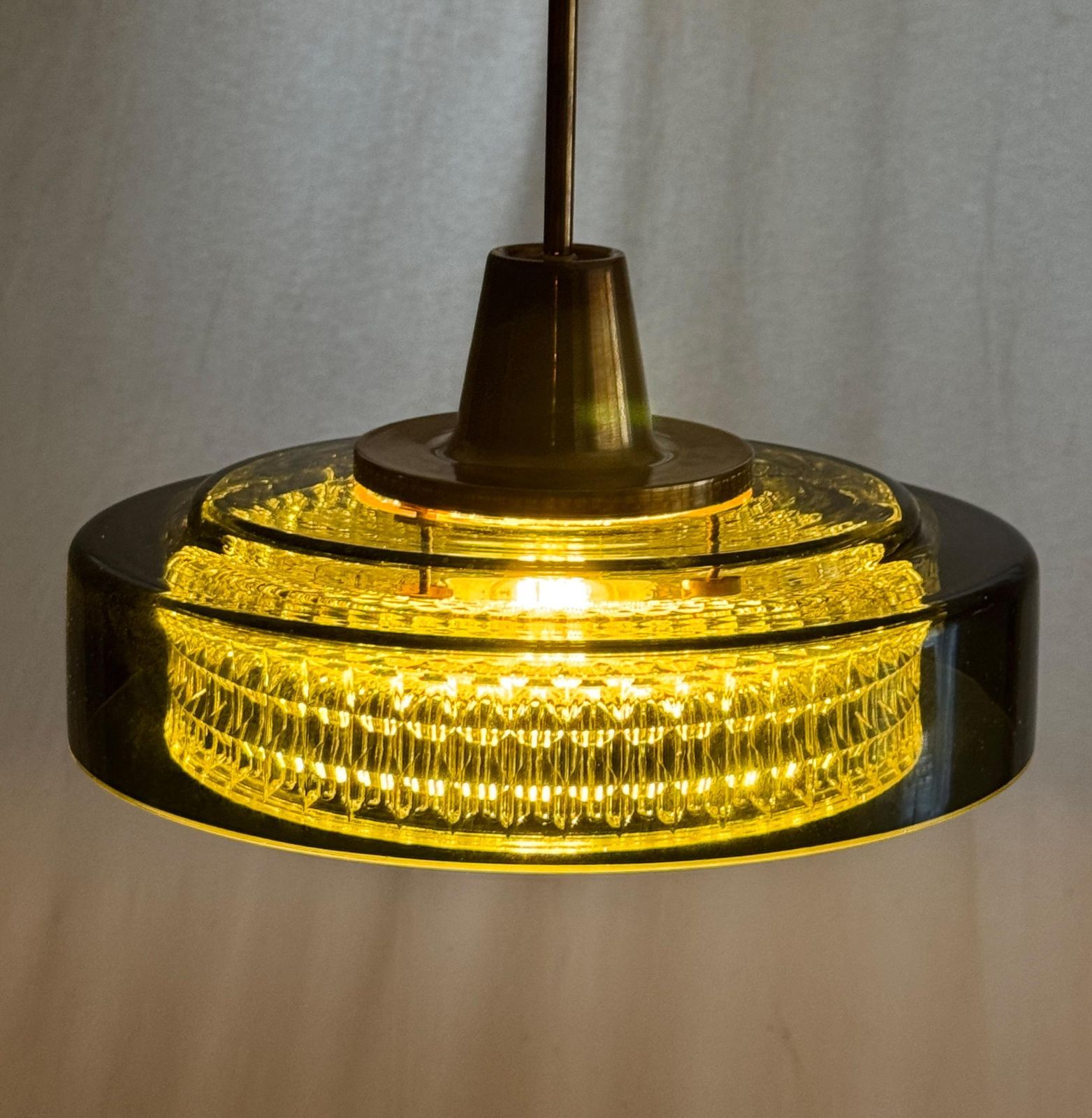 Verlichting Rotonda Hanglamp in Groen en Geperst Glas van Carl Fagerlund photo