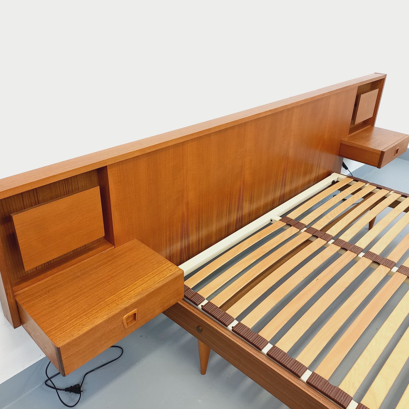 photo furniture Scandinavian Double Bed With Illuminated Teak Bedside Tables