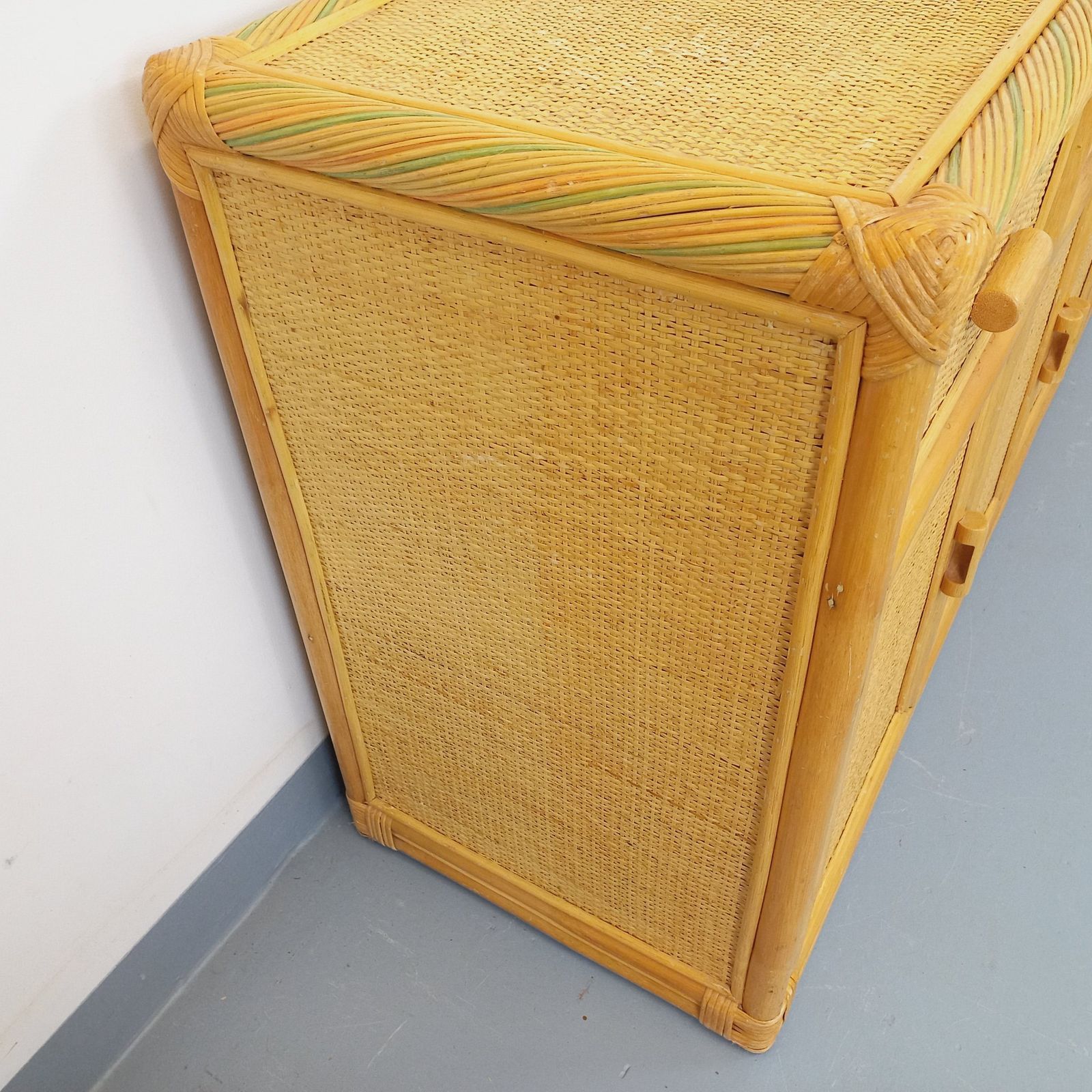 photo buy Opbergkast van rotan en gevlochten rotan