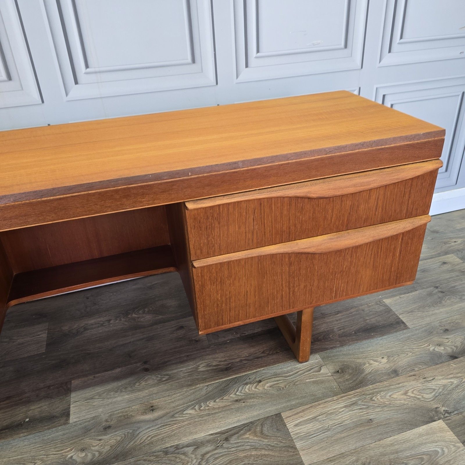 470.0 Mid Century Writing Desk Teak Scandinavian Style Dressing Table Vintage Retro photo