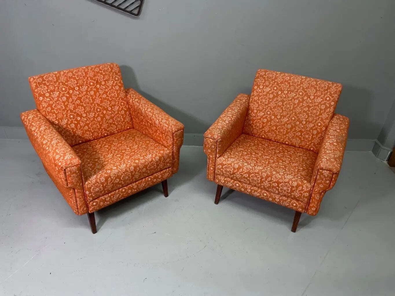 Paar Retro Fauteuils | Mid-Century Gestoffeerde Lounge Stoelen | Tsjechisch / Midden-Europees | Midden 20e Eeuw photo furniture