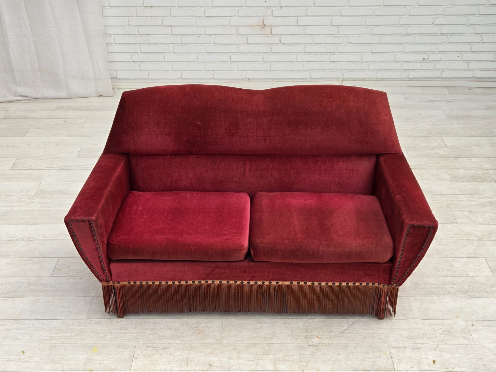 Deens 2-zitsbank, jaren 1970, rood meubelvelours. photo 1290.0