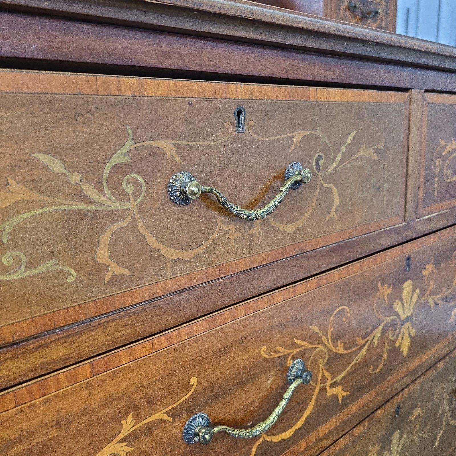 photo furniture Antique Inlaid Dressing Table Wooden Mahogany Vanity Shield Mirror Edwardian