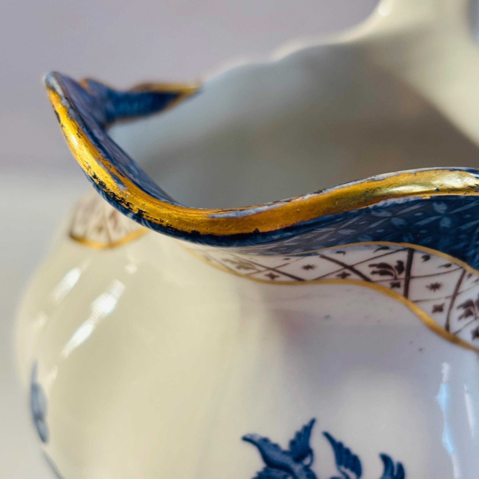 photo vinterior Booths A8025 Real Old Willow Gold Gilt Jug /Pitcher C.1944