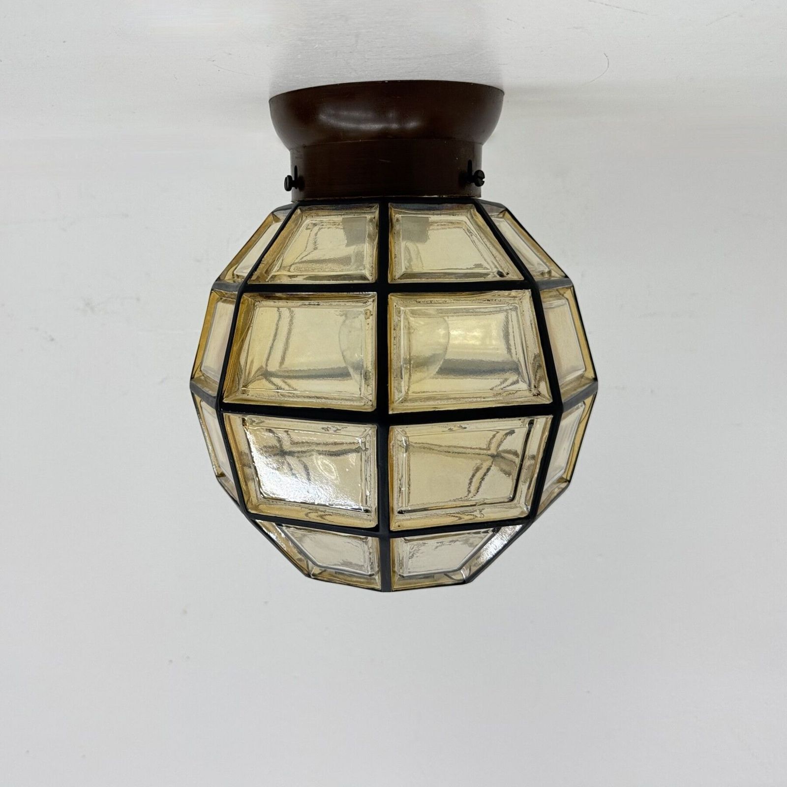 photo furniture 1 van 2 Limburg Glashütte glazen plafondlamp, opbouwmodel, jaren 1970