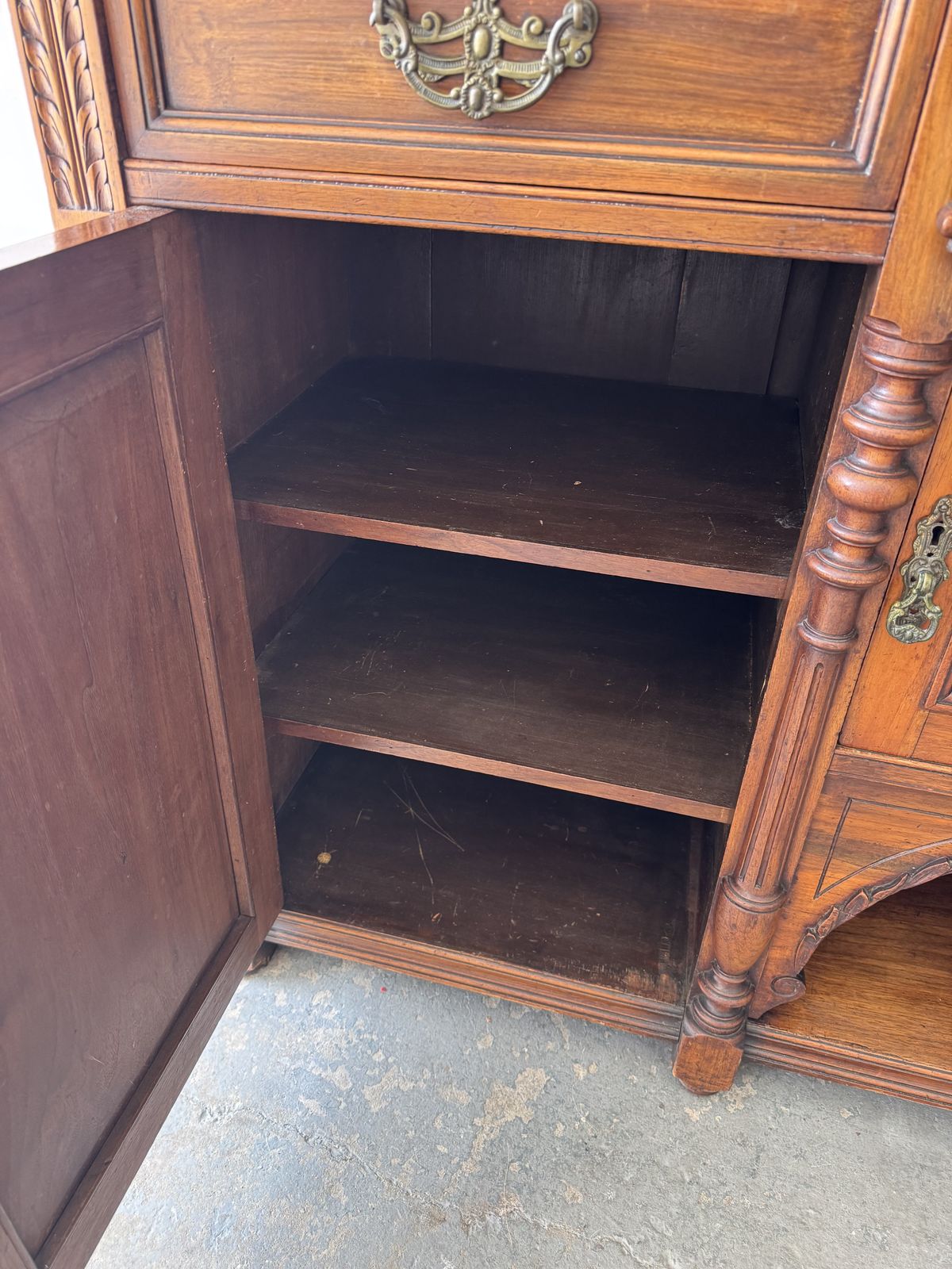 Large Antique Breakfront Sideboard With Drawers photo vinterior