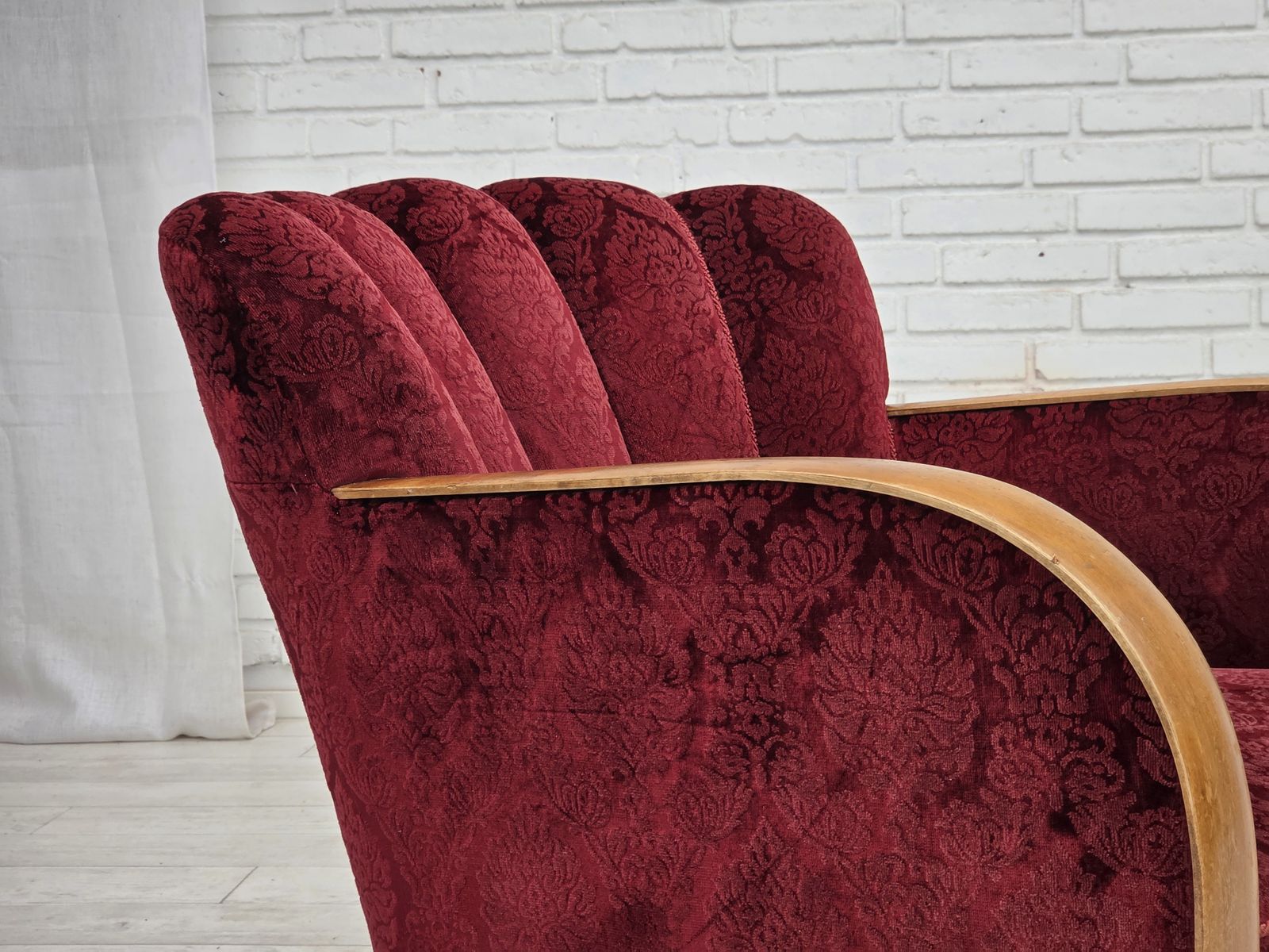 Ca. jaren 1960, Deense fauteuil, kersrood meubelvelours. photo for sale