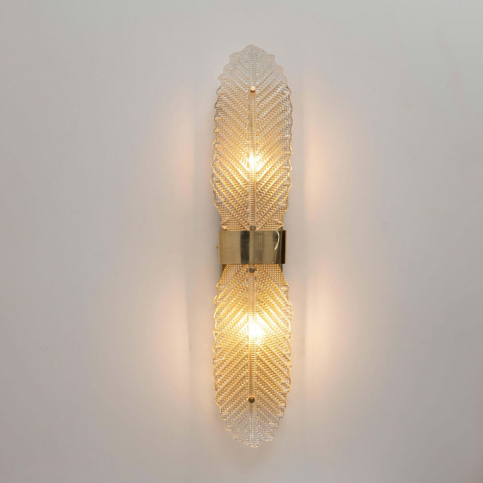 Paar "Graniglia" Murano-glazen en messing bladvormige wandlampen photo for sale