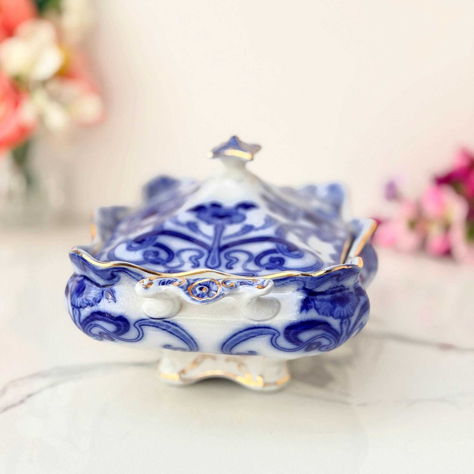 Antieke Burleigh blauw-wit terrine, Art Nouveau met vergulde details, 1903 photo furniture