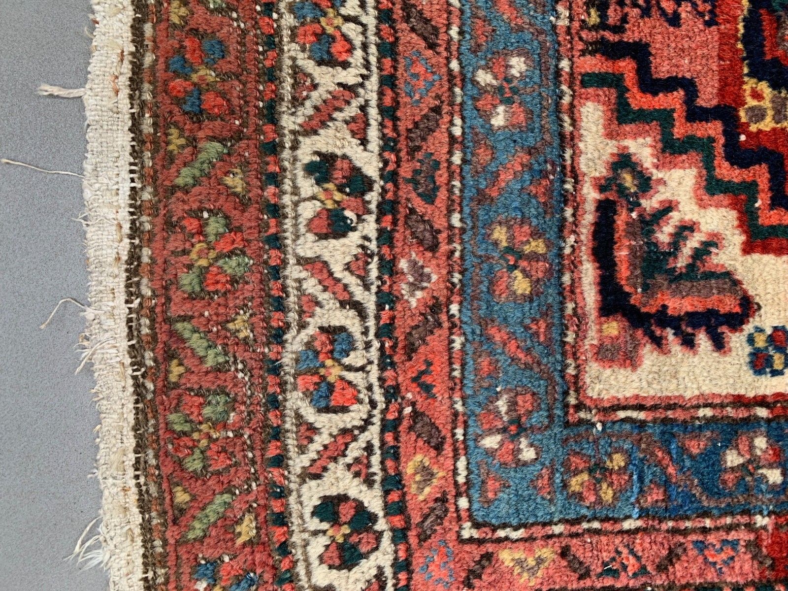 Vintage Traditional Tribal Rug Wool Oriental Handmade Rug 189x121 Cm photo buy