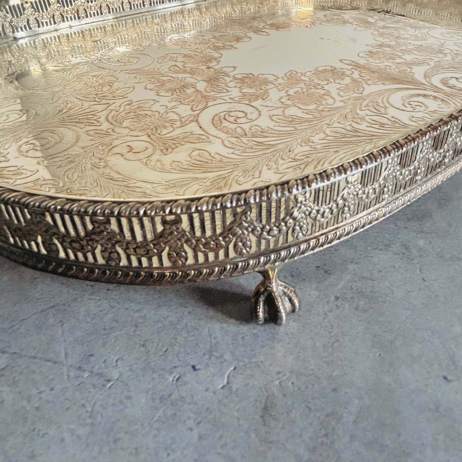 photo vinterior Large Vintage Silver Plated Tray