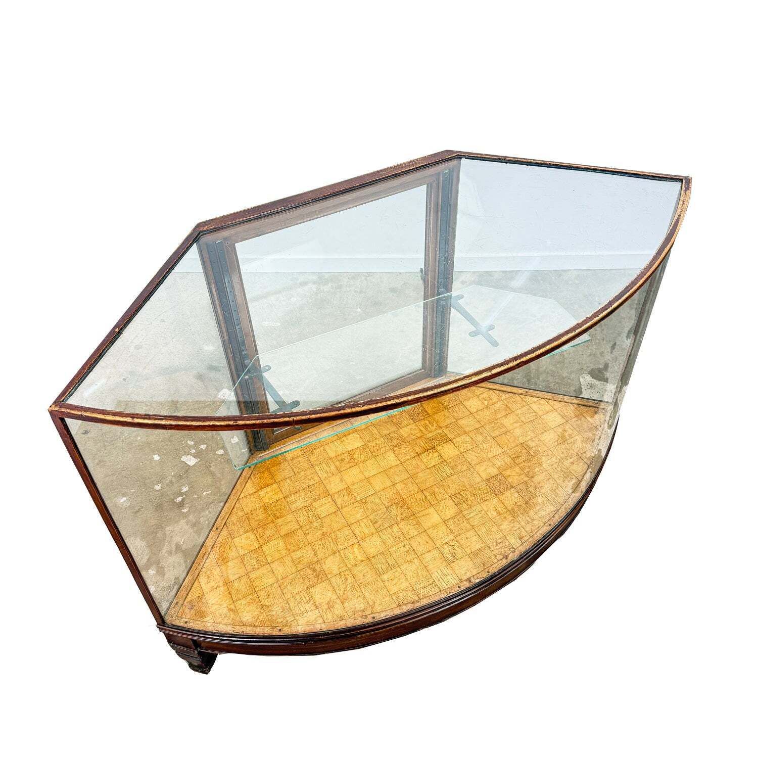 Antieke vitrinekast met gebogen glas, winkeltoonbank photo furniture