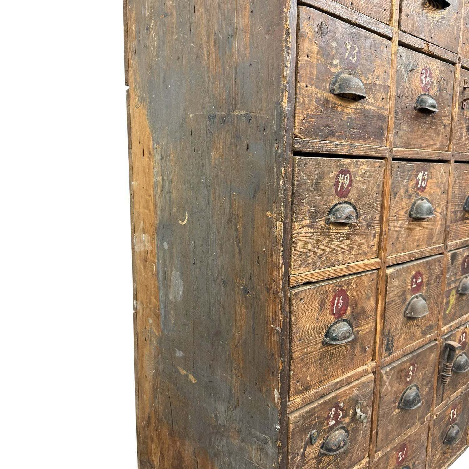 Grote antieke ladekast met 48 lades photo Meubels