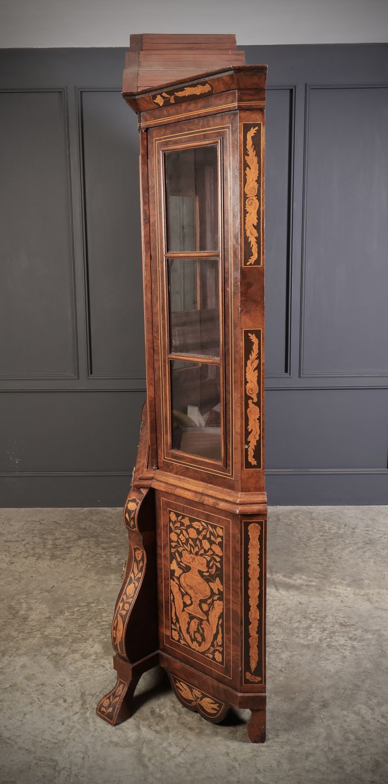 photo furniture Large Marquetry Inlaid Walnut Bombe Shaped Cabinet