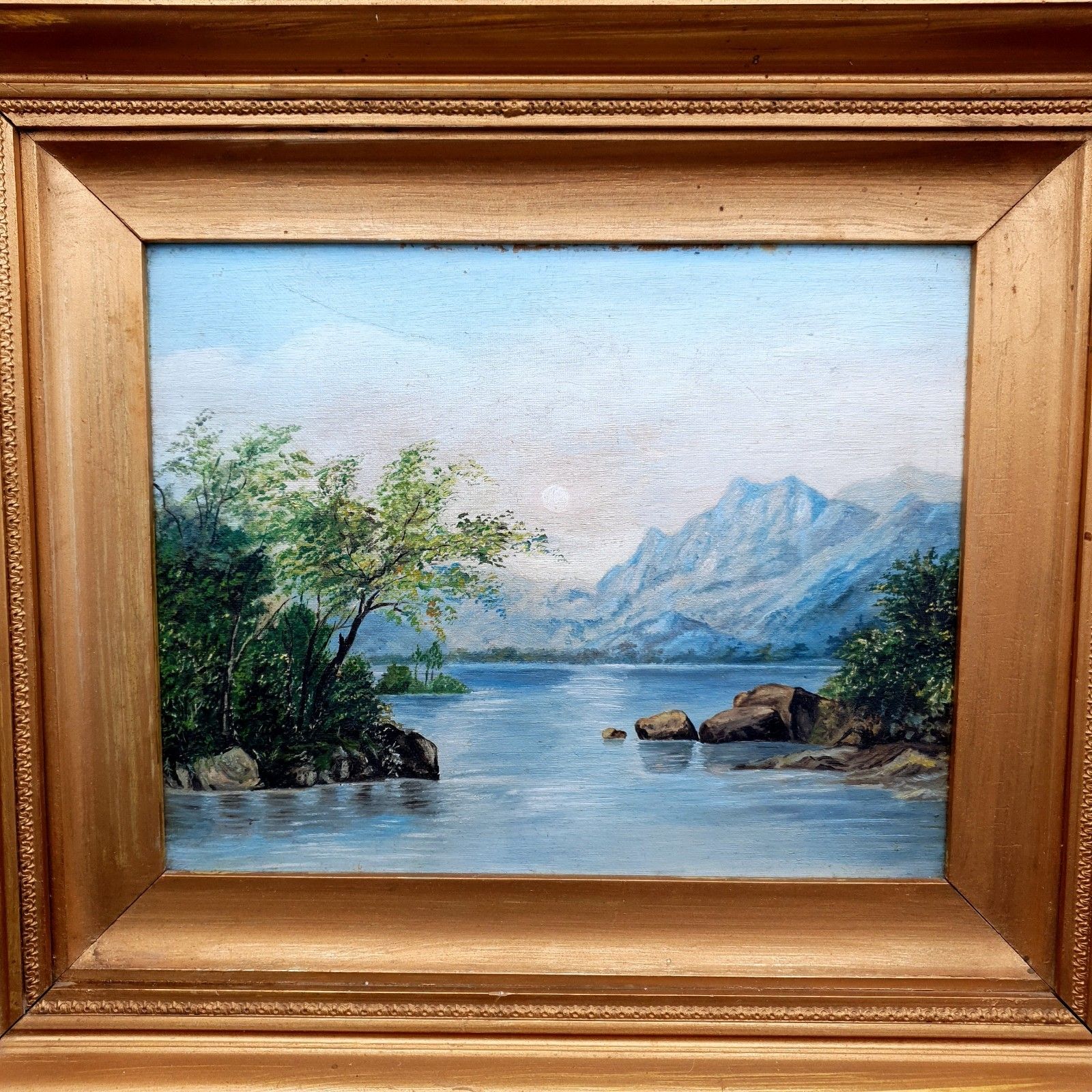 Victoriaans olieverfschilderij op doek, bergmeerlandschap, toegeschreven aan W. B. Charles, ca. 1880 photo furniture