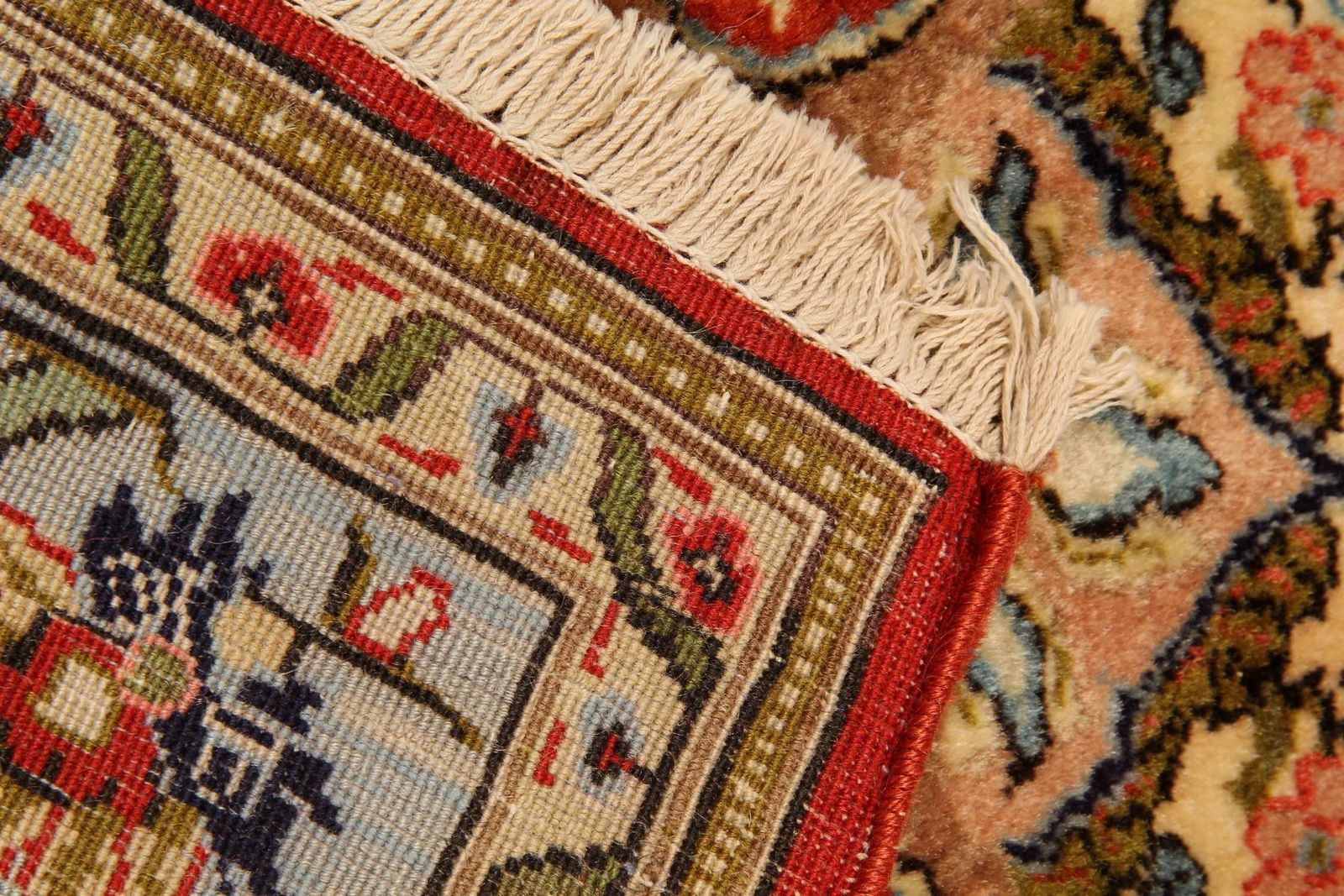 Antiek tapijt handgemaakt vloerkleed rood tapijt medaillon vloerkleed photo Textiel