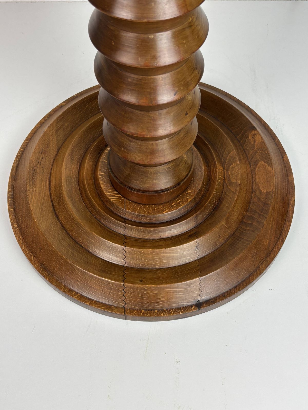 photo buy Table d'appoint mid-century brutaliste en bois tourné, dans le style de Charles Dudouyt