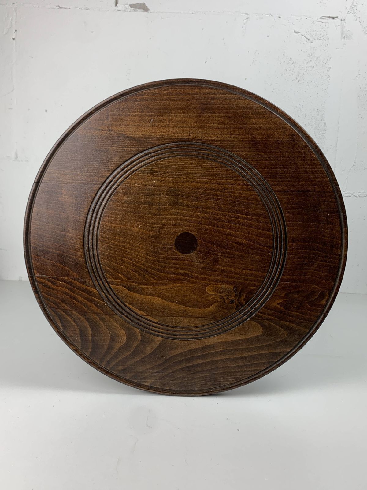 949.0 Table d'appoint mid-century brutaliste en bois à pieds tournés, dans le style de Charles Dudouyt photo