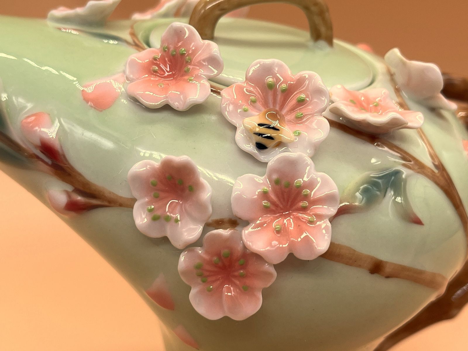 Dan Samuels Porcelain Australia Sakura Cherry Blossom Design Tea Pot In Original Box. photo vintage