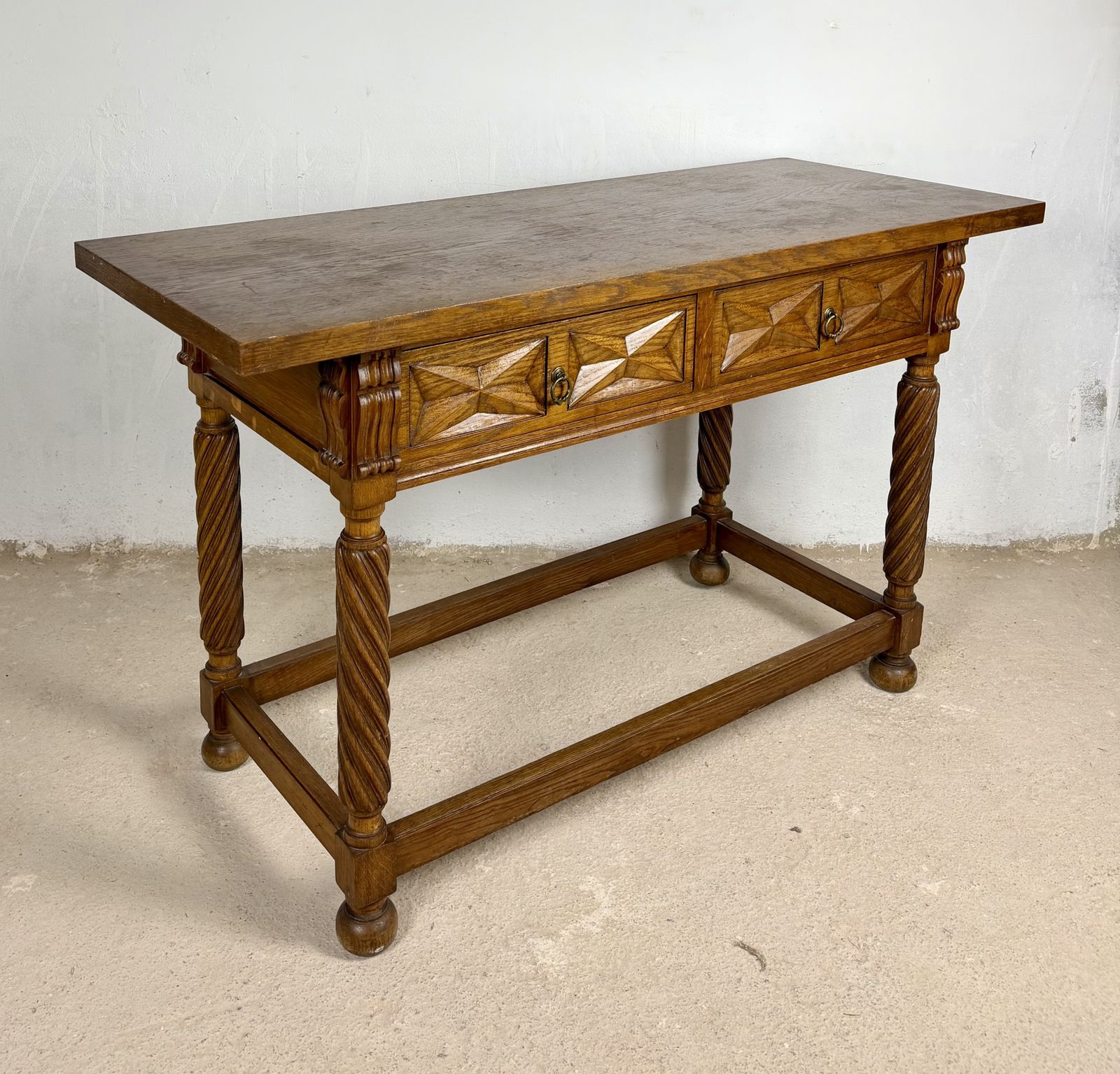Spaanse eiken consoletafel met twee lades, 20e eeuw photo Meubels
