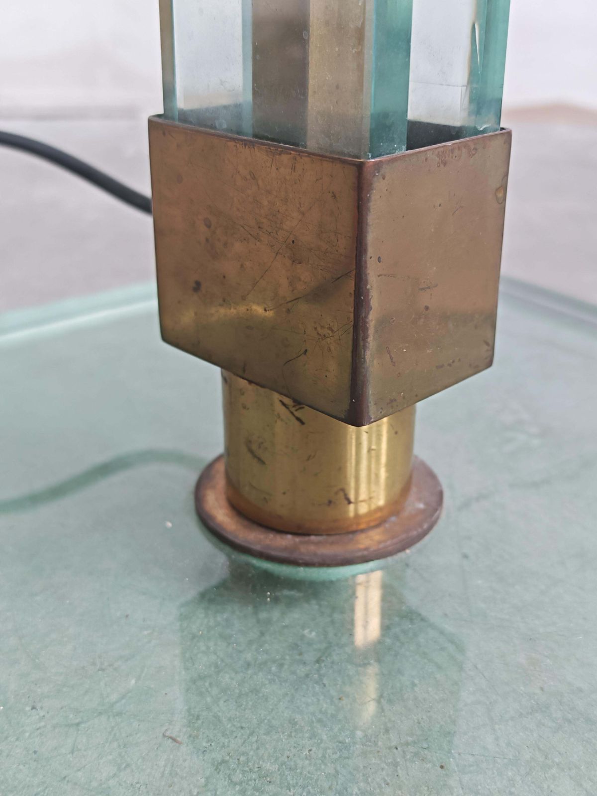 Mid-Century Modern Vloerlamp in Glas en Messing, toegeschreven aan Fontana Arte photo buy