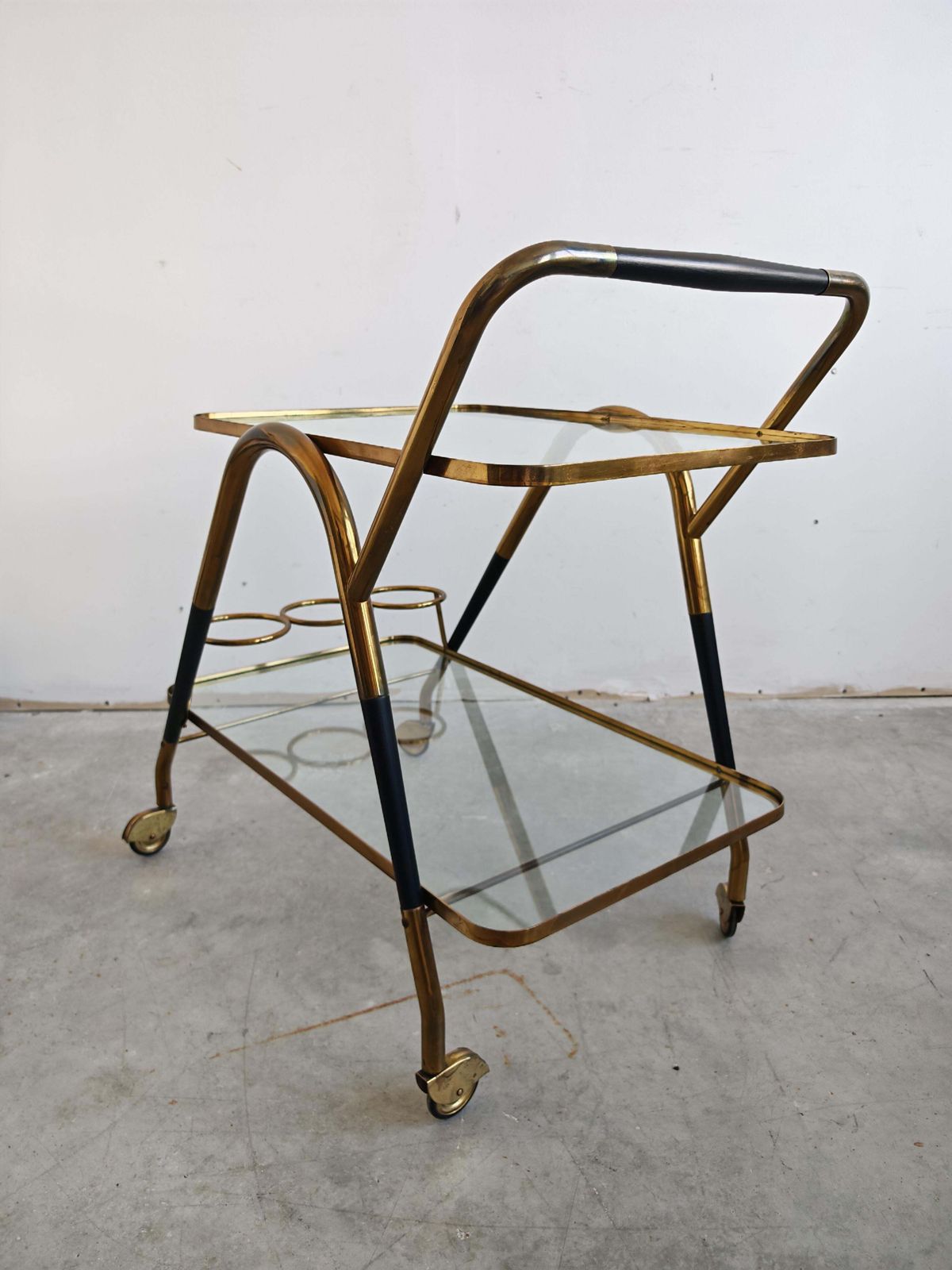 Woonaccessoires Mid-Century Modern serveerwagen, Cesare Lacca, messing en geëboniseerd hout, Italië photo