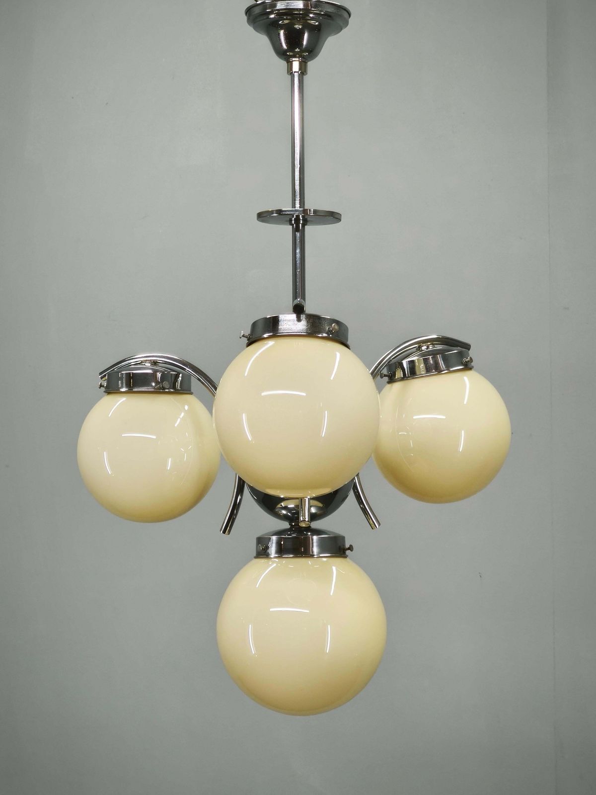 Art Deco Champagneglazen Kroonluchter, Tsjecho-Slowakije jaren 1930 photo furniture