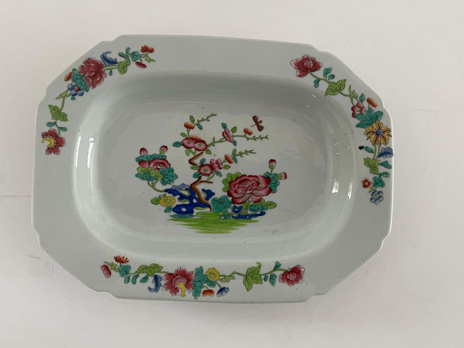 photo furniture Georgische Spode Sauskom, Deksel en Onderschotel, Willis Patroon 2148, ca. 1810