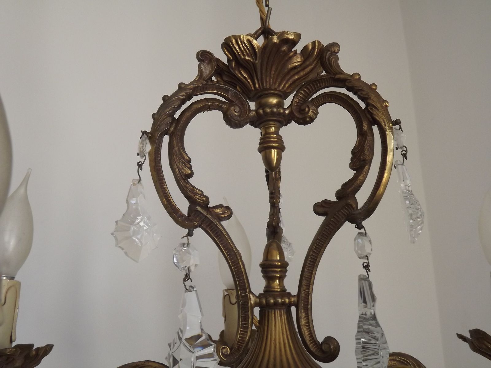Verlichting Franse Art Nouveau kroonluchter met vijf lichten, driezijdige kristallen kooi in brons photo