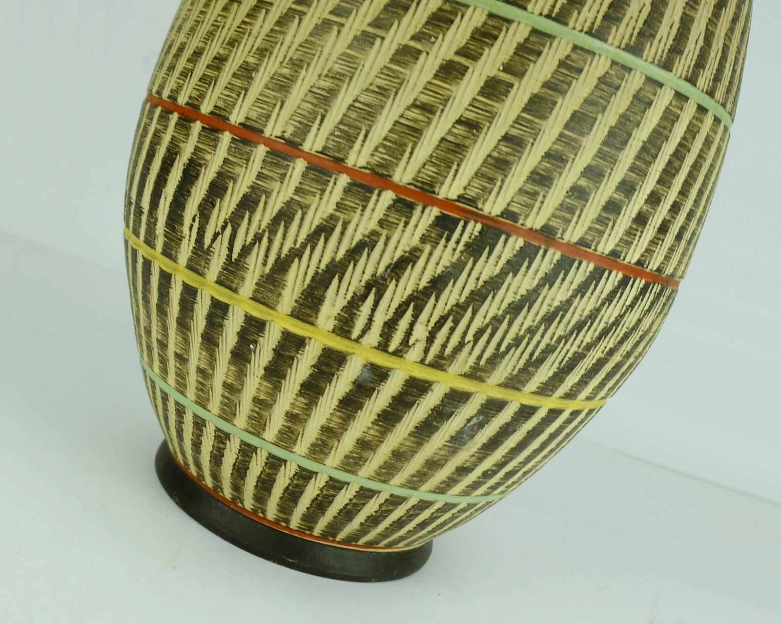Vase de sol Duemler & Breiden modèle 32/35 Sgraffito, mid-century, années 1950 photo vinterior