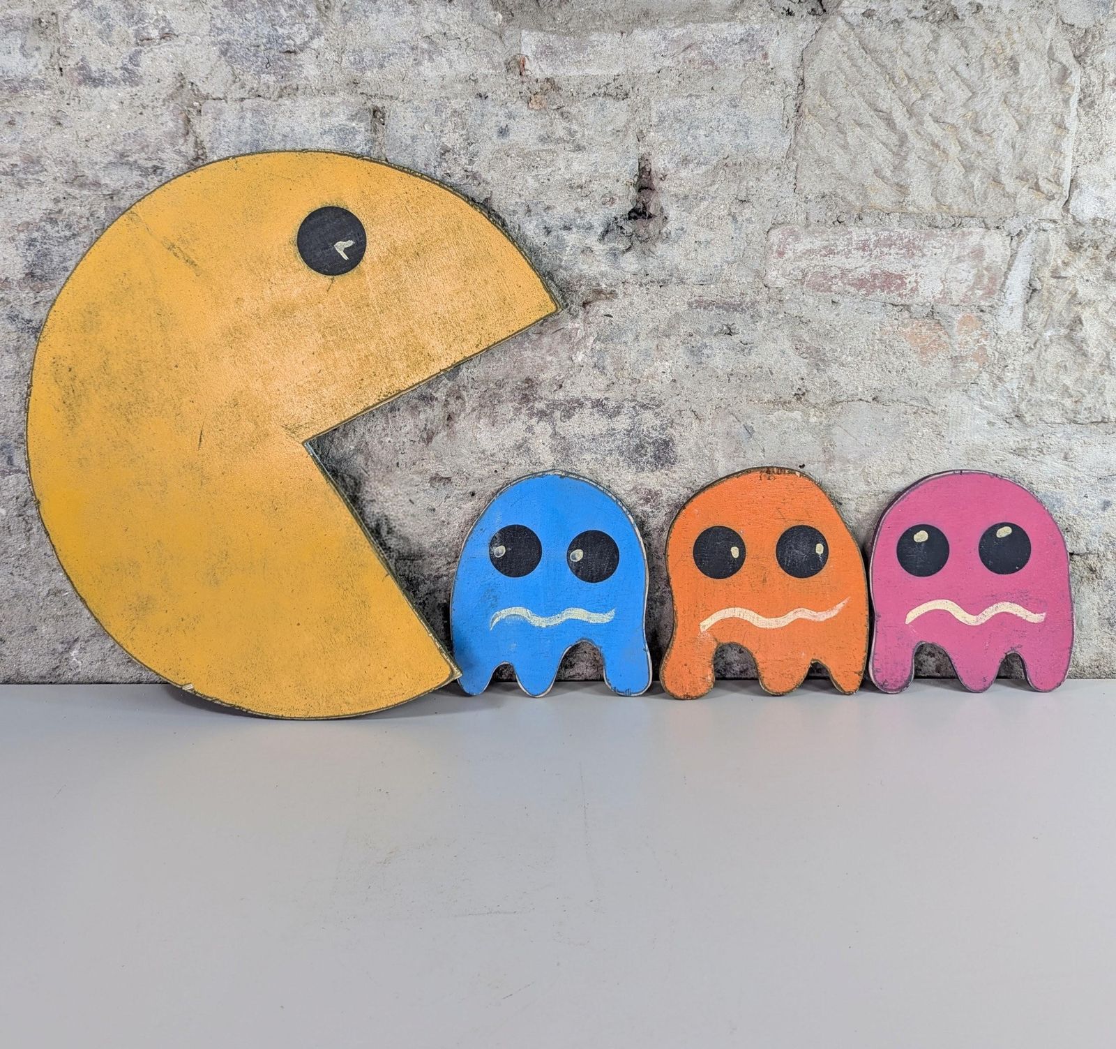 Vintage handgemaakte Pac-Man decoratie met geesten photo furniture