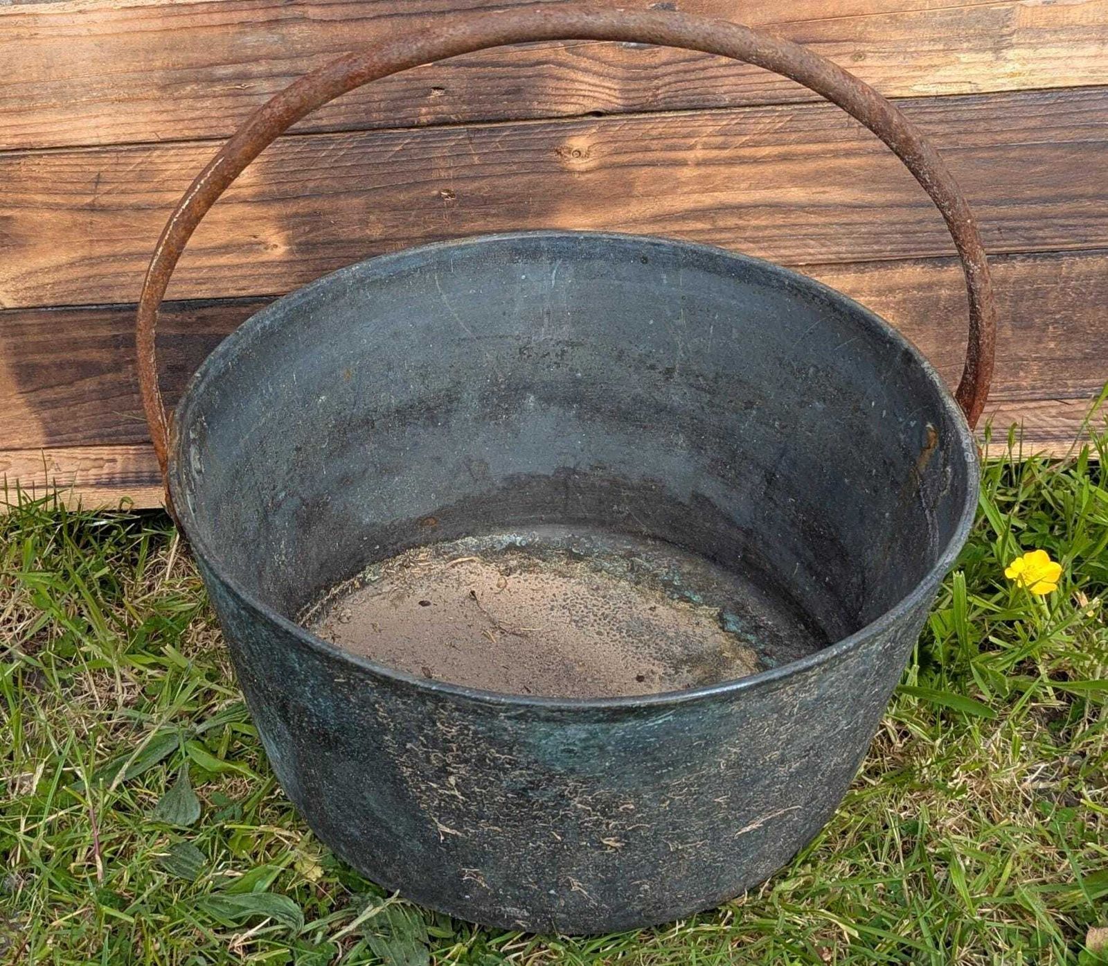 Grand pot d'époque en fonte, cache-pot photo buy