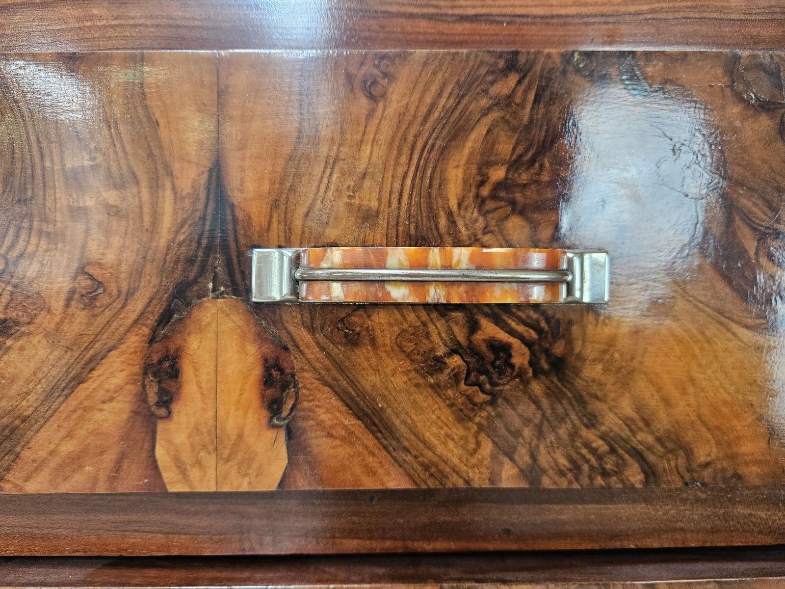 Mobilier Buffet Art déco en loupe de noyer avec miroir, 1940 photo