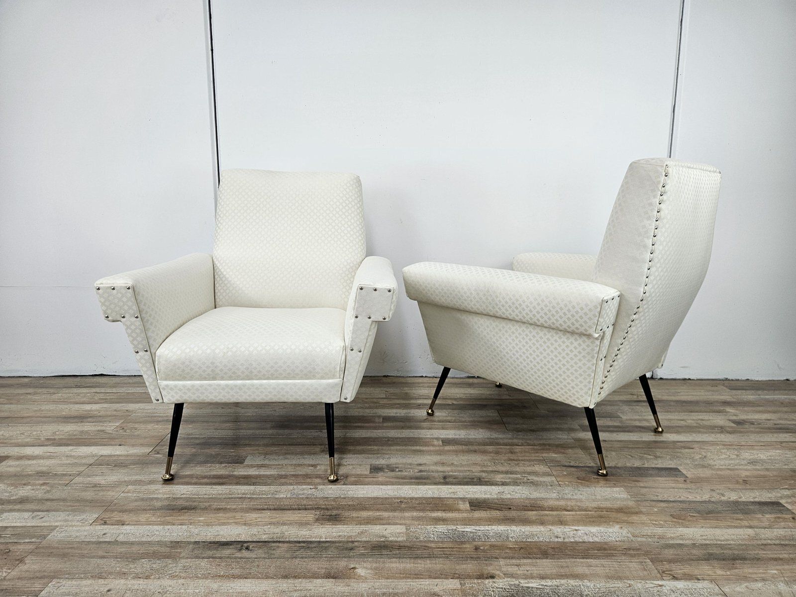 Mid-Century Modern Italiaanse stoelen in crème stof met ijzeren poten, 1950, set van 2 photo Meubels