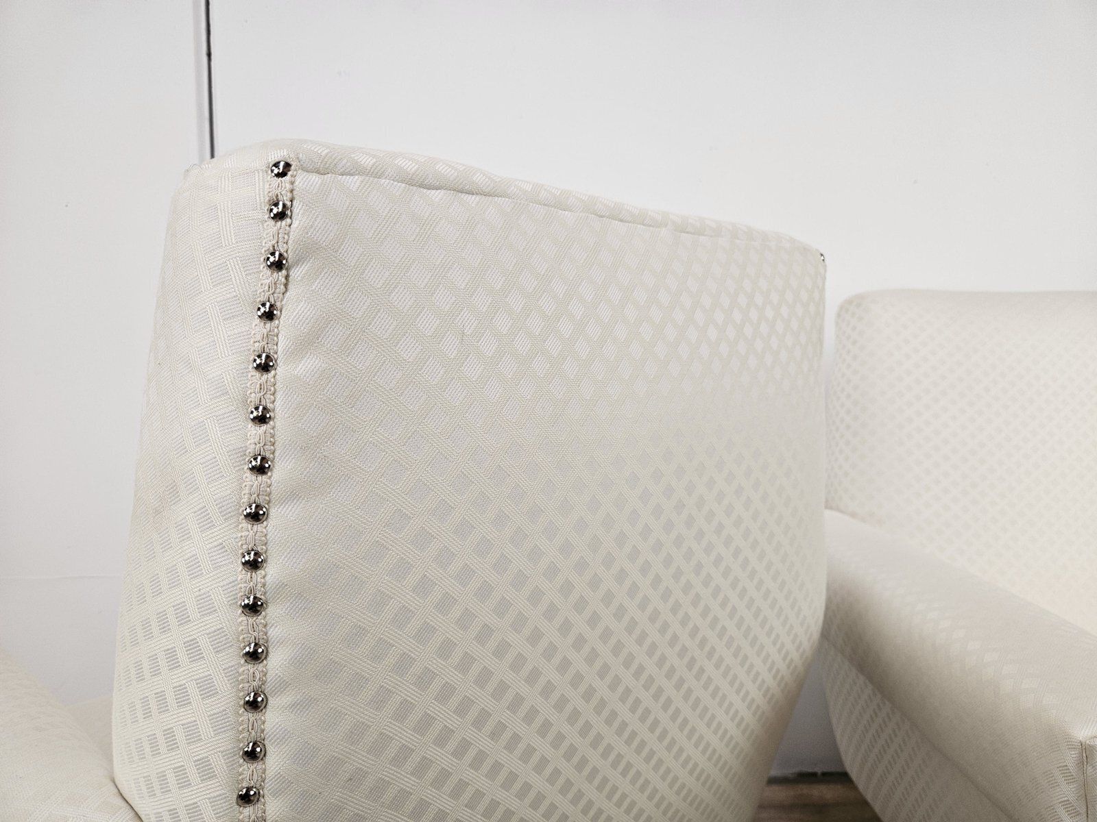 photo vintage Mid-Century Modern Italiaanse stoelen in crème stof met ijzeren poten, 1950, set van 2