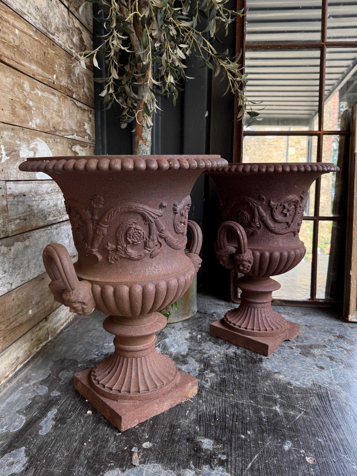 19th Century Cast Iron French Neoclassical Urns photo vinterior